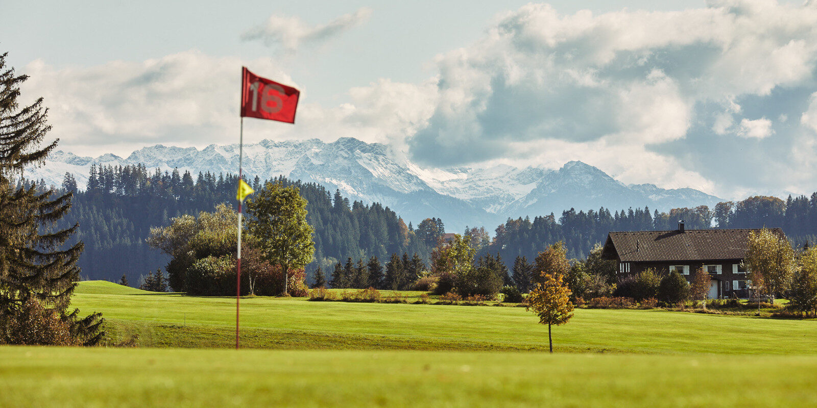 Panorama Golfplatz Hellengerst Herbst